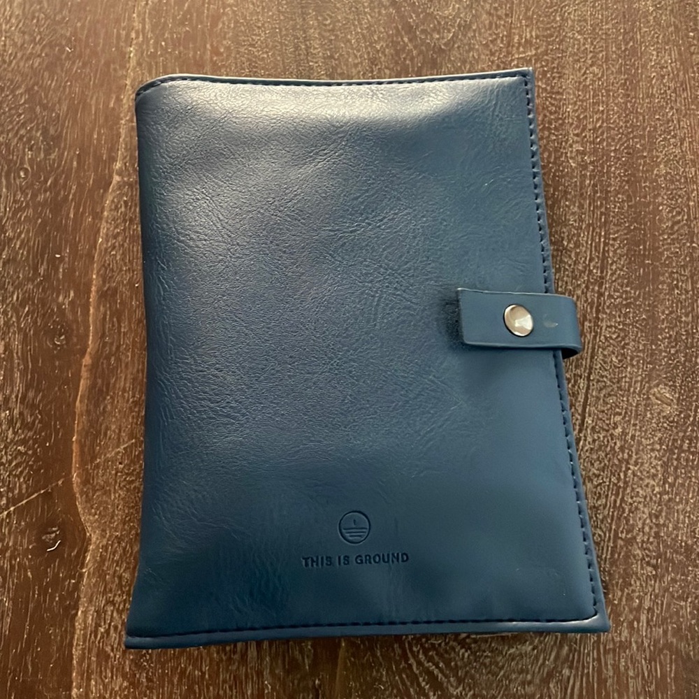 American Airlines This Is Ground Blue Amenity Kit Toiletries Bag Pouch NWT